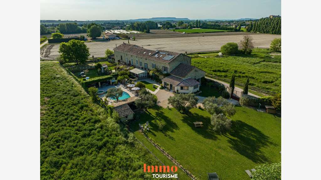 Mas provençal d’exception avec parc arboré et act