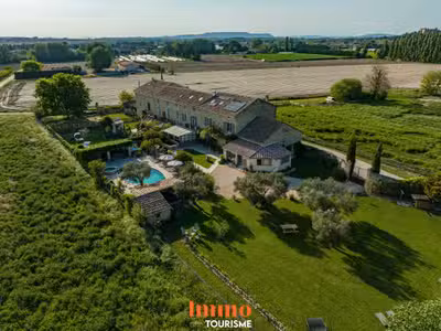 Mas provençal d’exception avec parc arboré et act