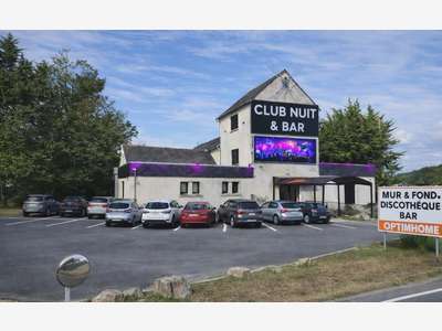 Vente club & bar murs & FDC emplacement N°1 Plesse