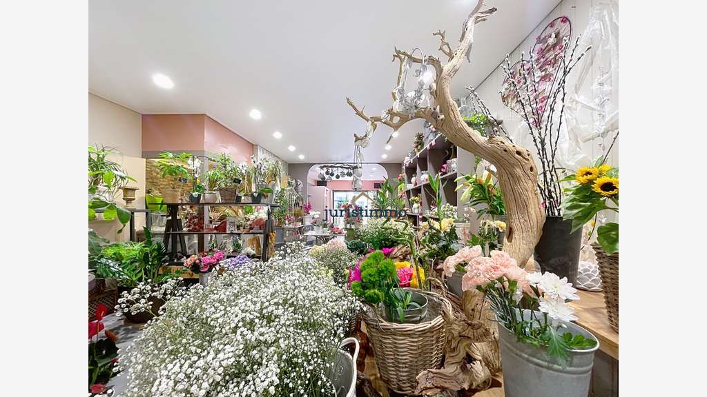 NYONS- Fonds de commerce de fleurs- Emplacement st