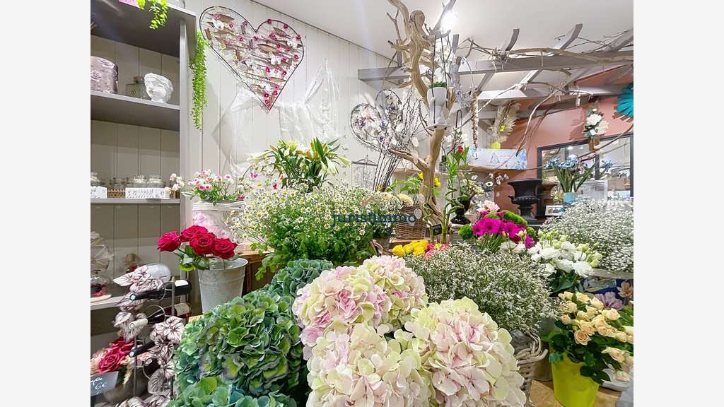 NYONS- Fonds de commerce de fleurs- Emplacement st