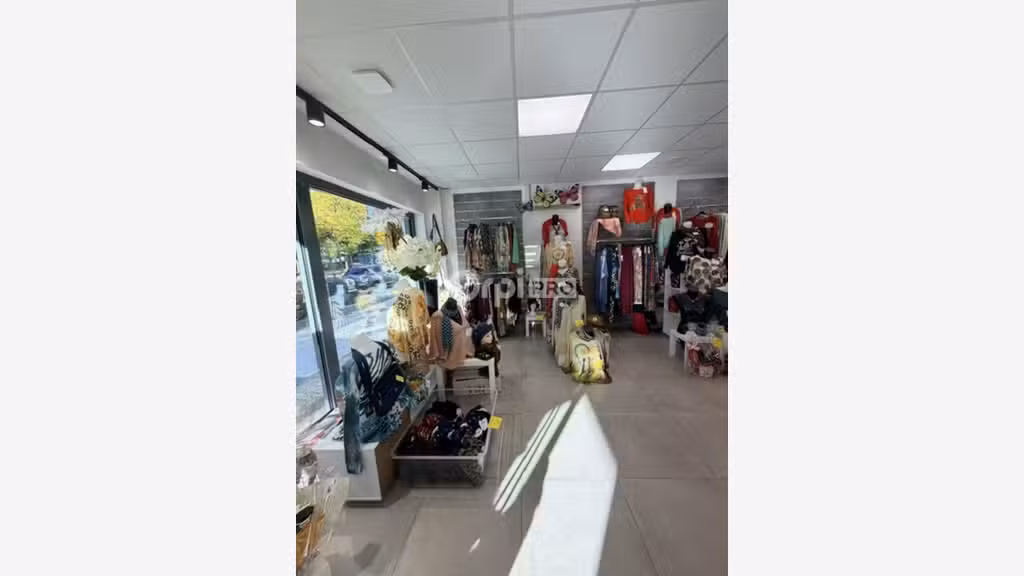 AV fonds FDC fleuriste et prêt-à-porter à Reims