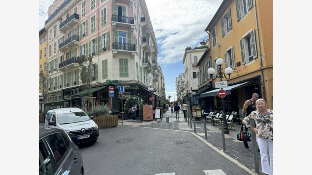 A céder restaurant avec extraction carré d'or de N
