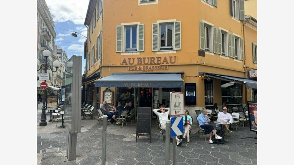 A céder restaurant avec extraction carré d'or de N