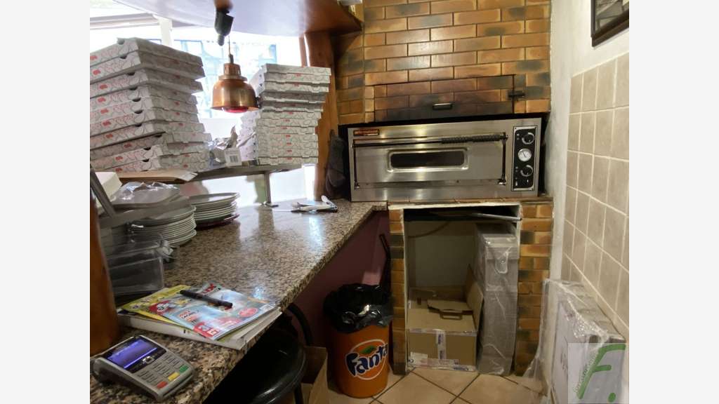 A vendre belle pizzeria à Chambéry centre-ville