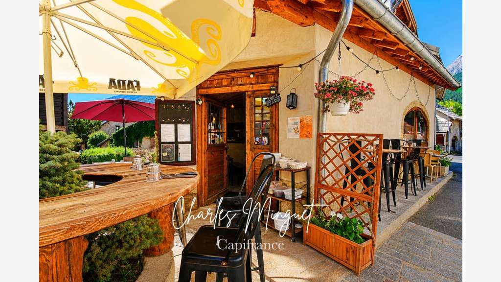 À vendre restaurant pizzeria au Monêtier-les-Bains