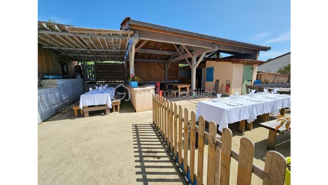 Vente pizzeria avec murs de 110m² à Neulise