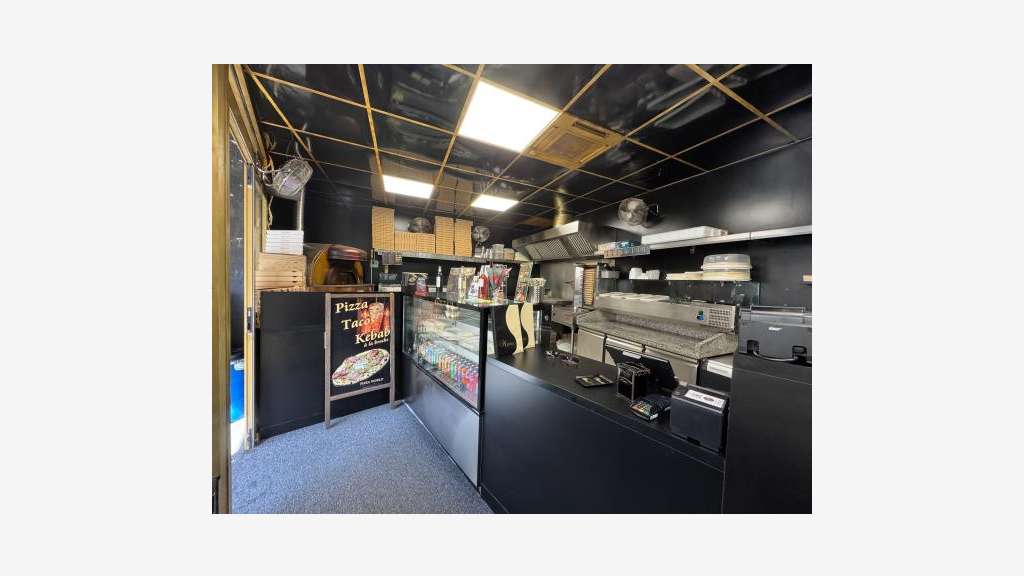 Vente pizzeria station balnéaire réputée 66