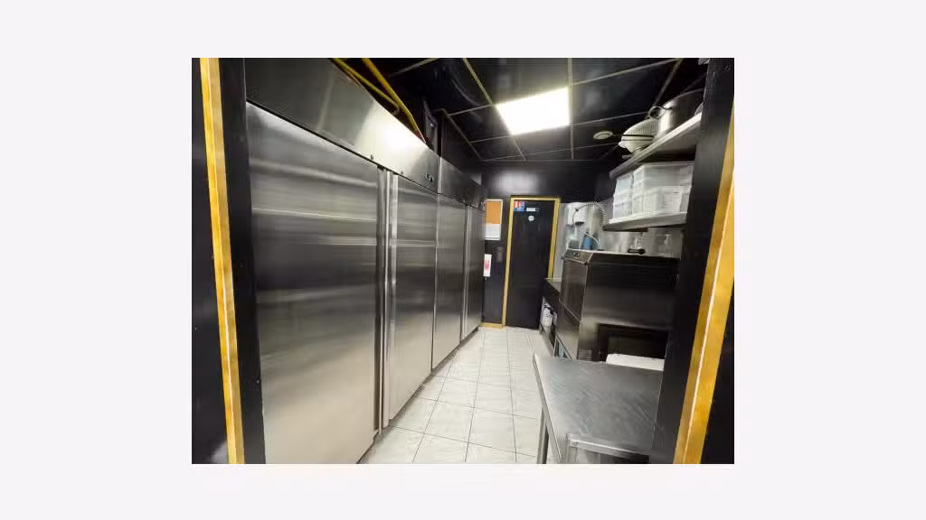 Vente pizzeria station balnéaire réputée 66