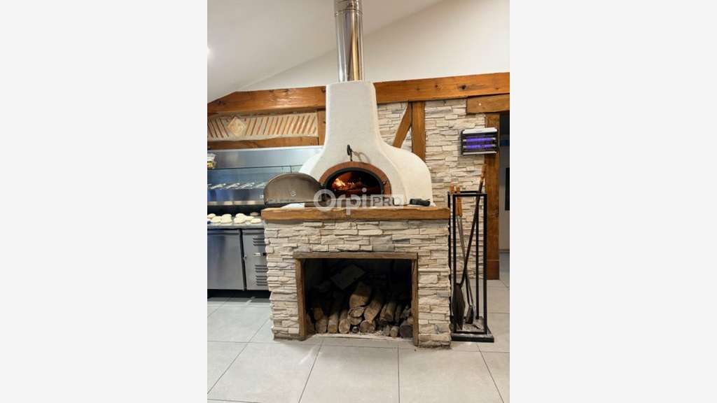 Bar pizzeria à vendre en excellent état à Veslud