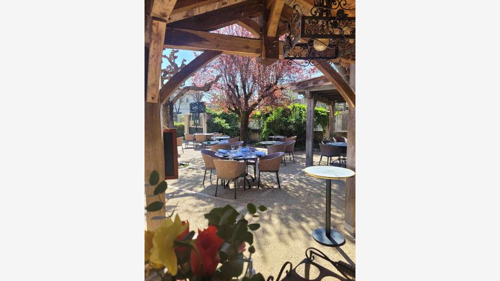 Vente restaurant réputé de 70 couverts à Issigeac