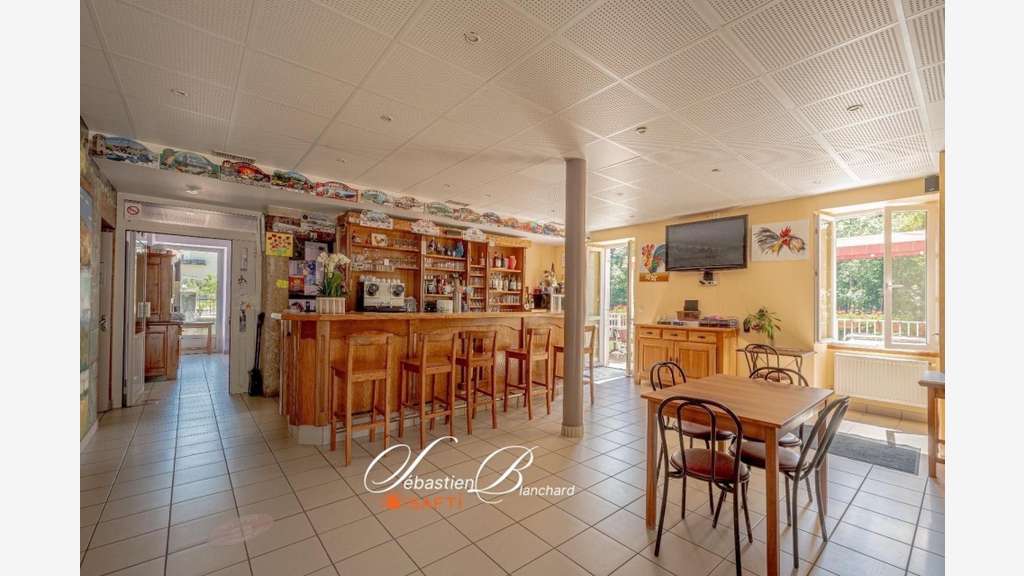 Vente Bistrot Gourmand au coeur de Lancrans