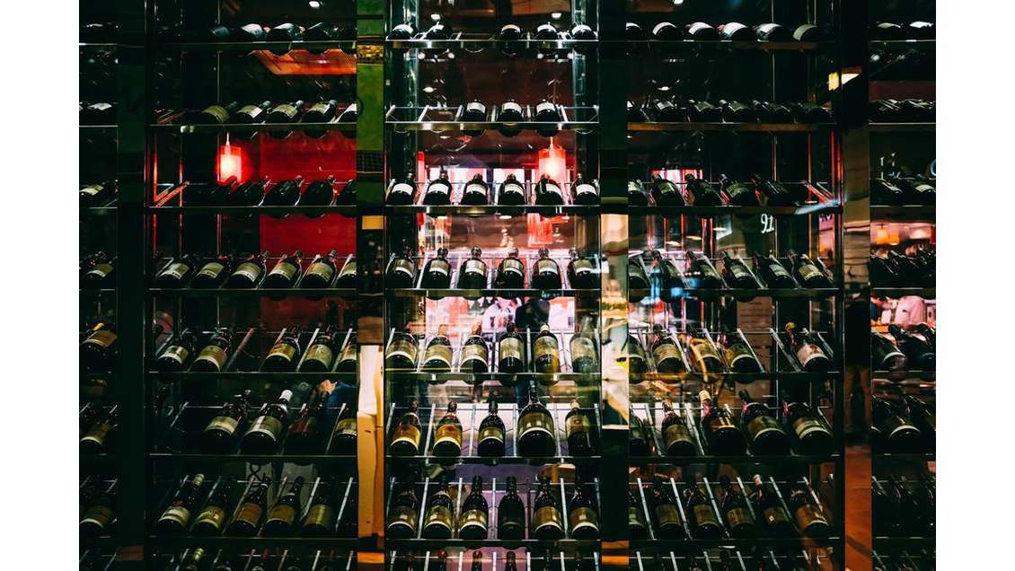 Vente bar à vins petite restauration axe passant