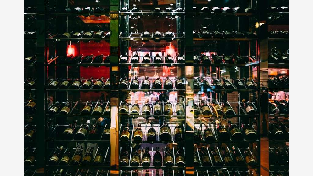 Vente bar à vins petite restauration axe passant
