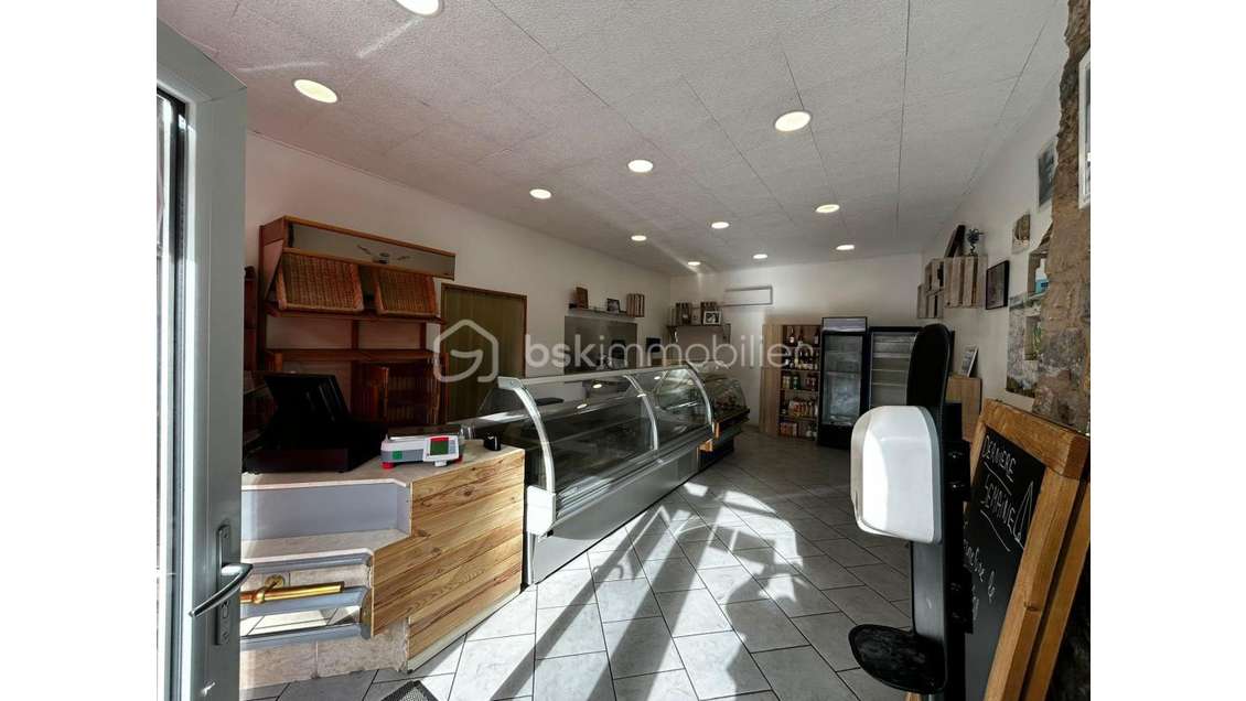 Vente AV FDC commerce stratégique à Boyne