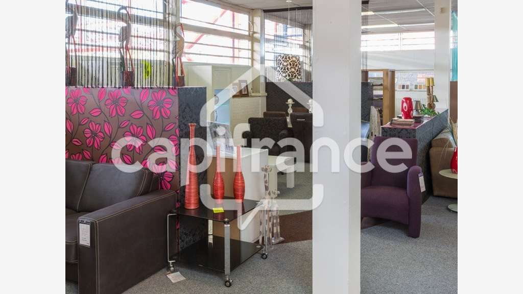 FDC ou DAB 900m² à vendre en ZAC prox Saumur (49)
