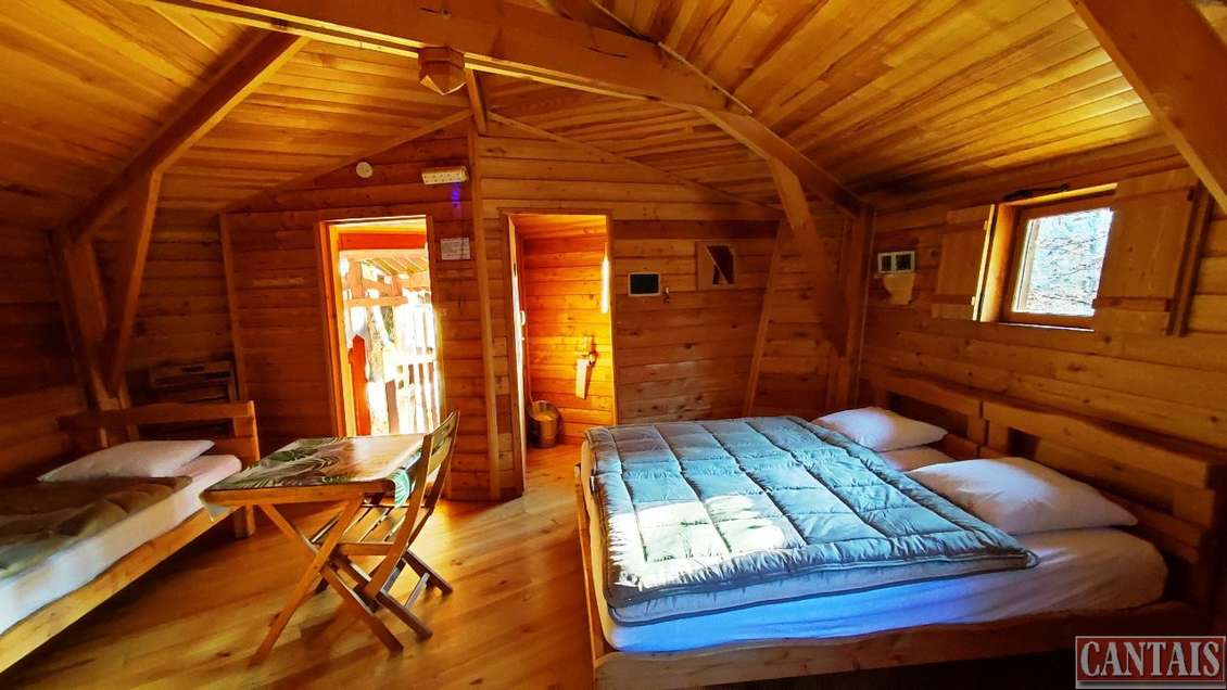 Vente domaine d'hébergement en cabanes en Isère