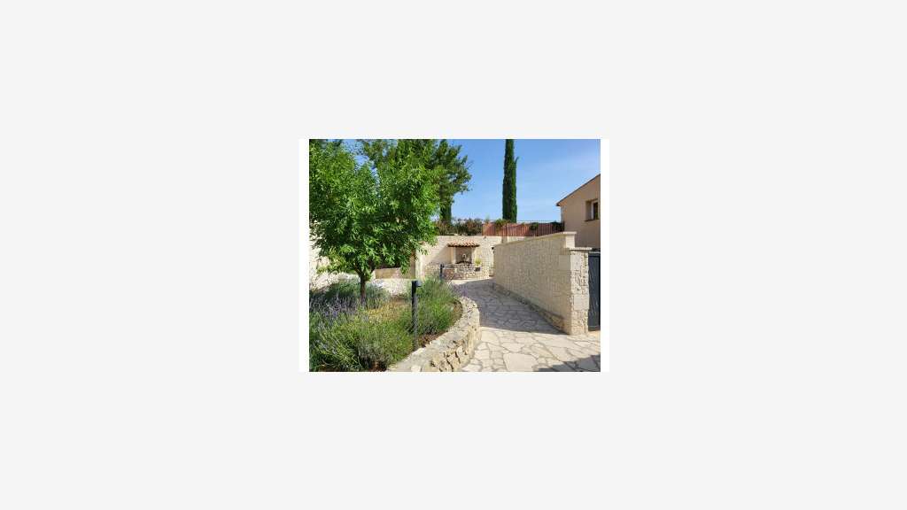Domaine en Haute Provence à vendre, murs et fonds