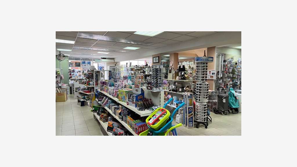 A vendre FDC droguerie en centre-bourg de Quissac