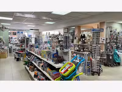 A vendre FDC droguerie en centre-bourg de Quissac