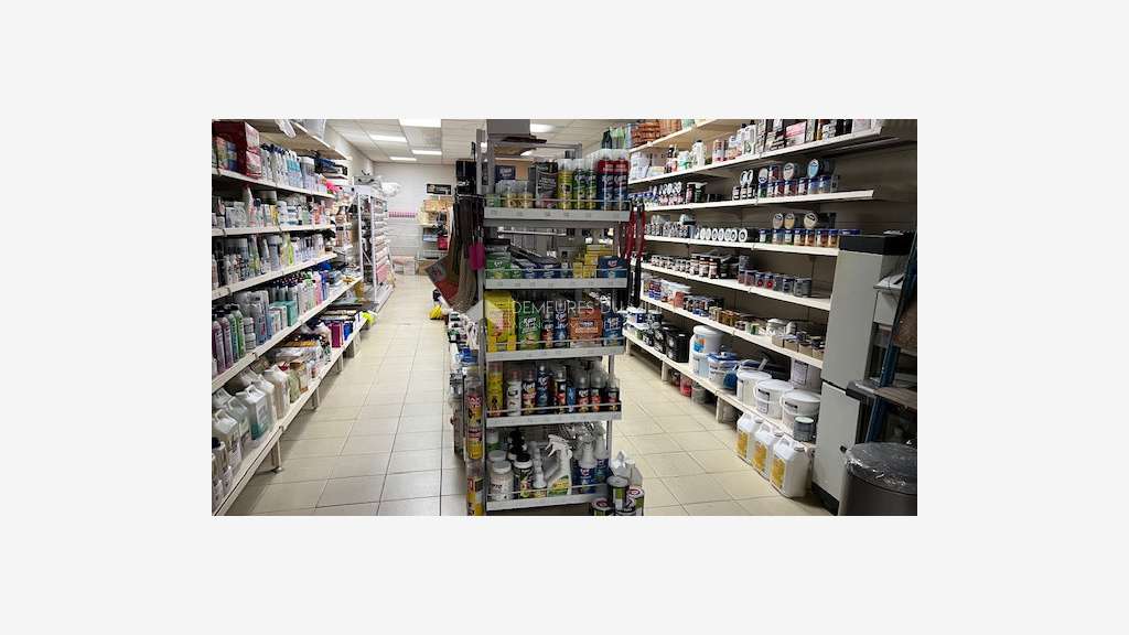 A vendre FDC droguerie en centre-bourg de Quissac