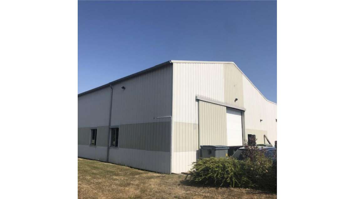Entrepôt surface de 700m² à vendre Dracy le Fort