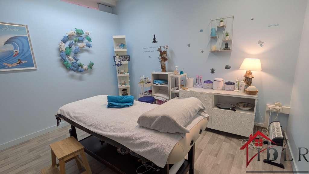 Vente FDC bar à ongles & esthétique à Chaumergy