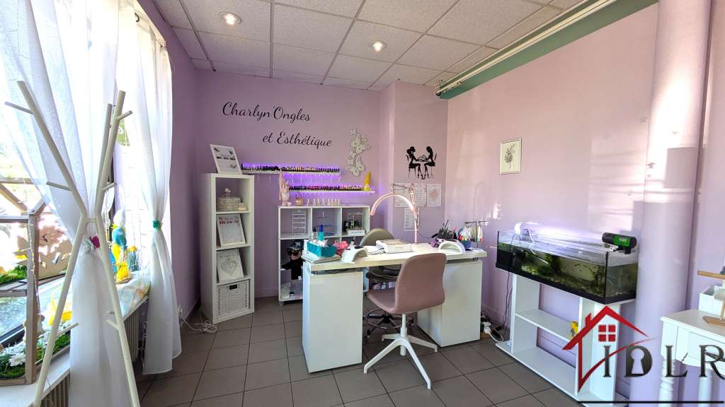 Vente FDC bar à ongles & esthétique à Chaumergy