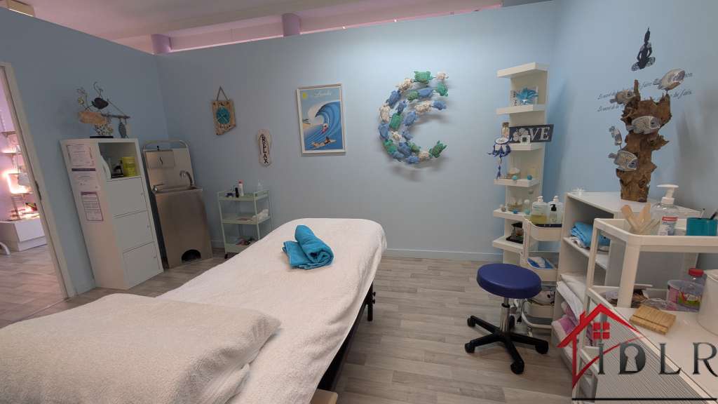 Vente FDC bar à ongles & esthétique à Chaumergy