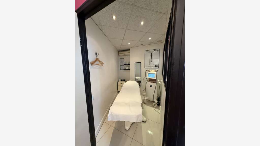 A vendre FDC institut beauté de 85m² à Paris 75011
