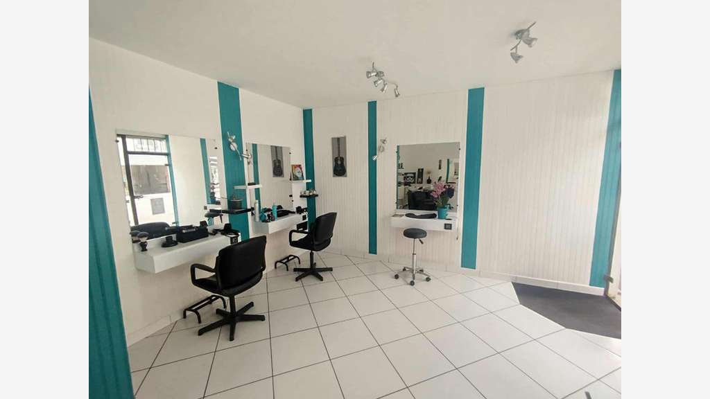 Vente salon de coiffure empl n°1 à Saint Nazaire