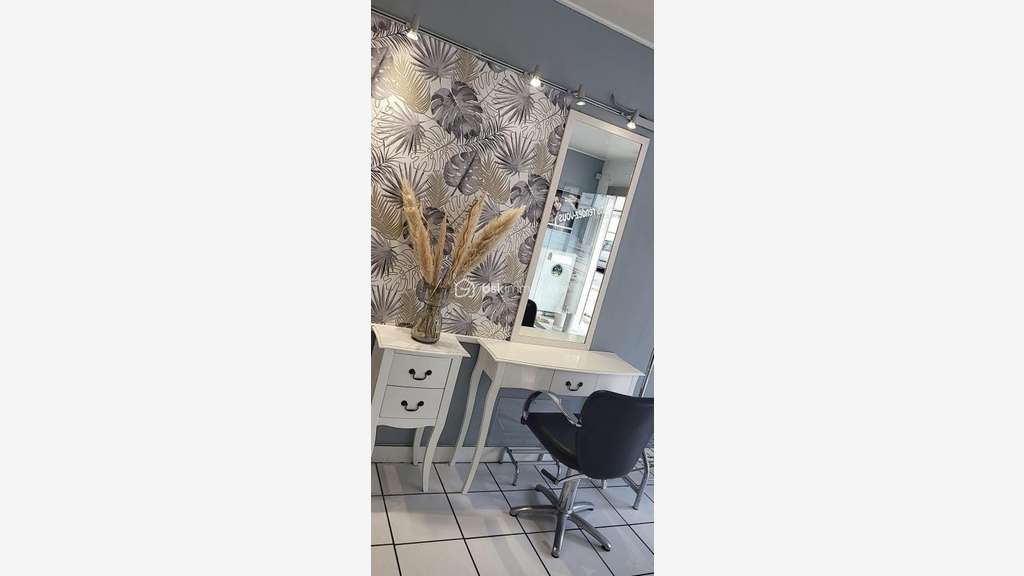 Vente salon de coiffure rénové en zc à Saintes