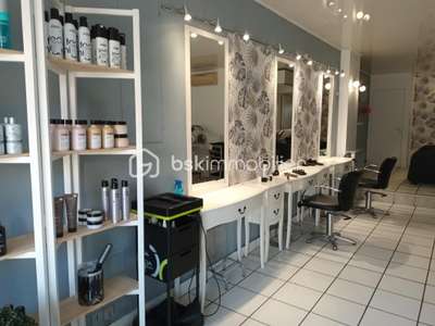 Vente salon de coiffure rénové en zc à Saintes