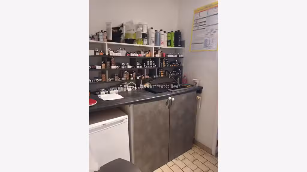 Vente salon de coiffure rénové en zc à Saintes