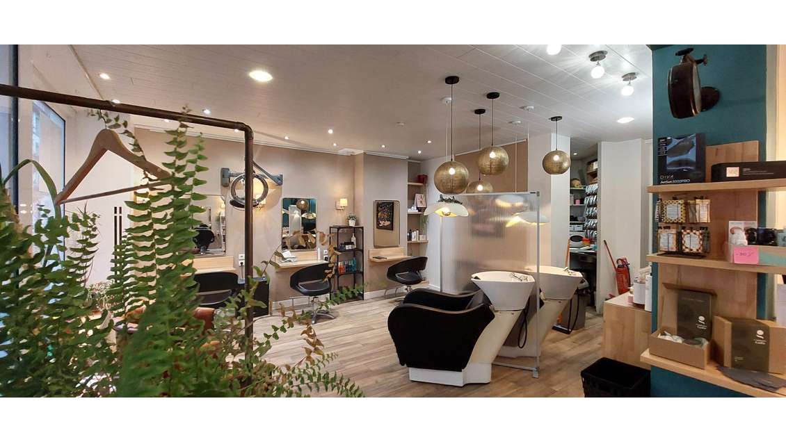 Vente beau salon de coiffure mixte tout équipé 67