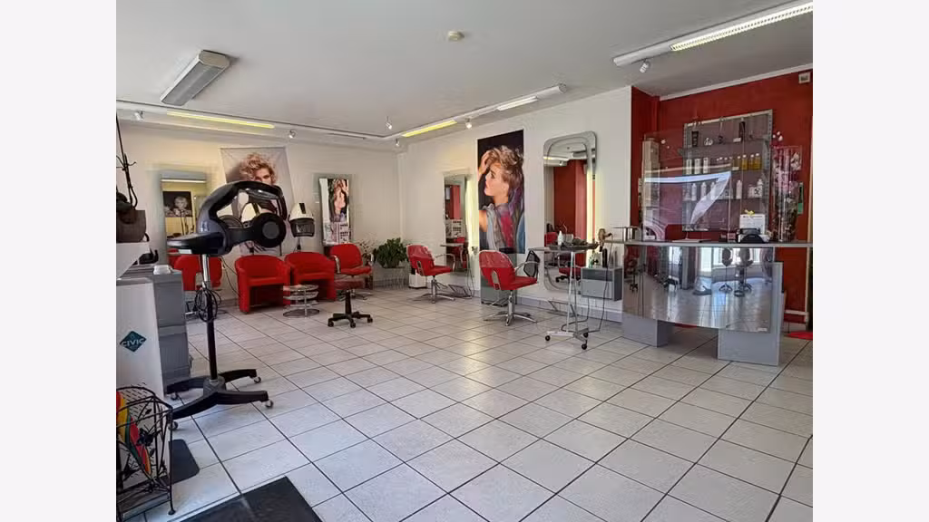 A vendre salon de coiffure à Toury empl premium