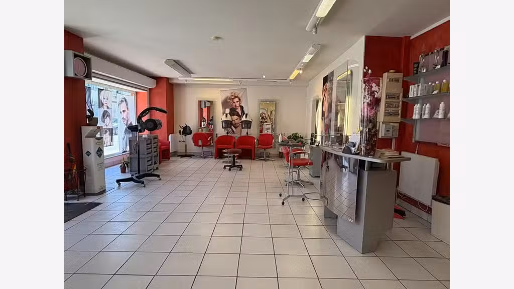 A vendre salon de coiffure à Toury empl premium