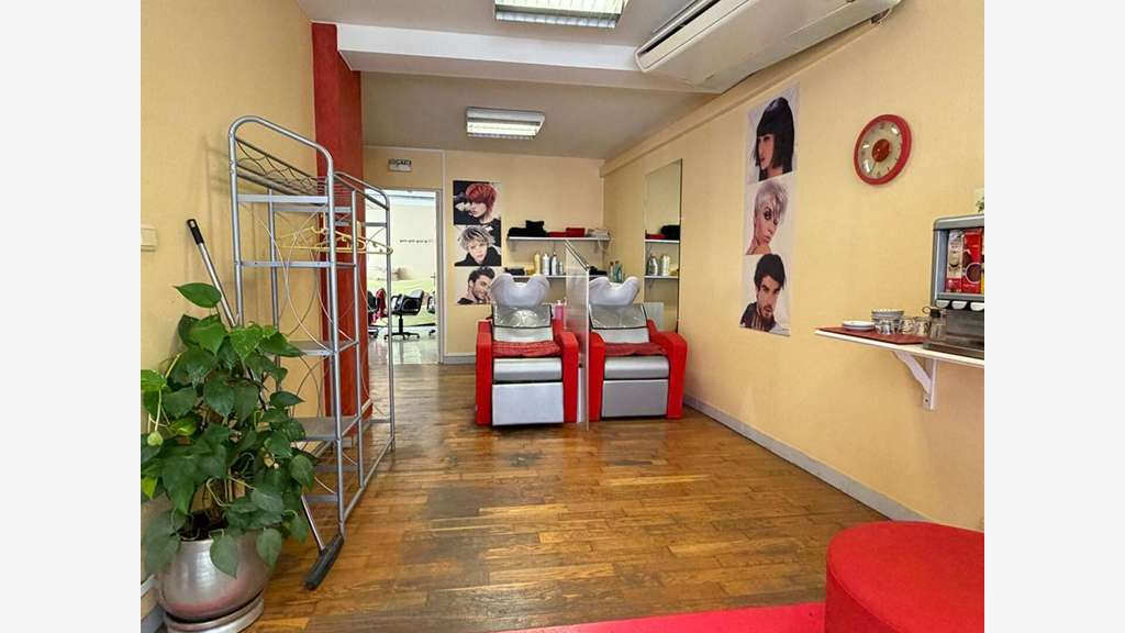 A vendre salon de coiffure à Toury empl premium