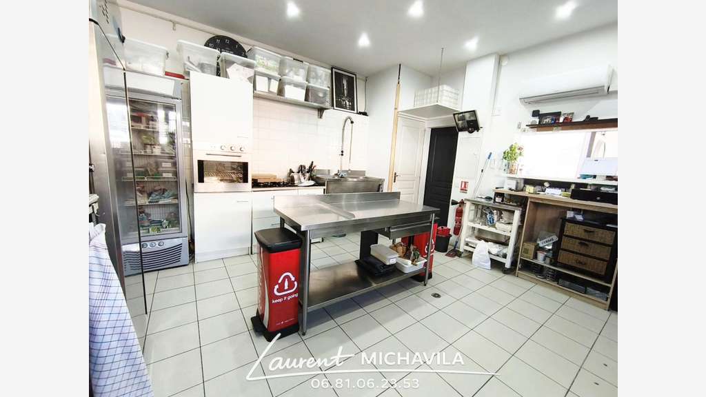 AV pizzeria avec terrasse et studio habitable 34