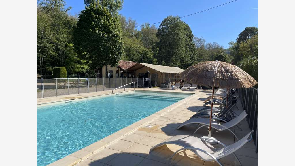 Vente beau camping familial 3 *** avec maison