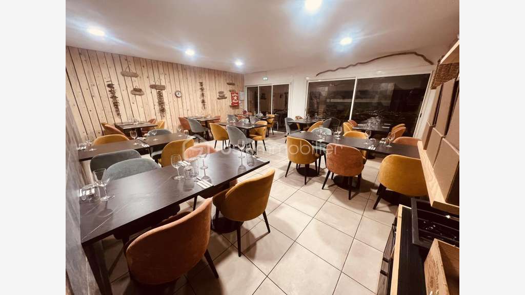 A vendre FDC multi-activités clé en main à la Crau
