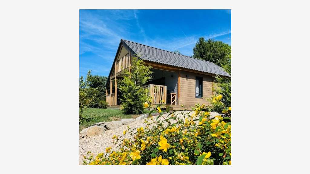 VILLAGE DE CHALETS en AUVERGNE sur EMP. N° 1