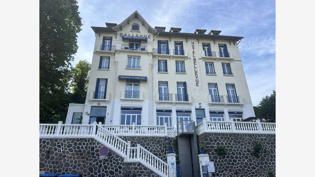 Vente hôtel 3 *** murs et fonds à Châtelguyon