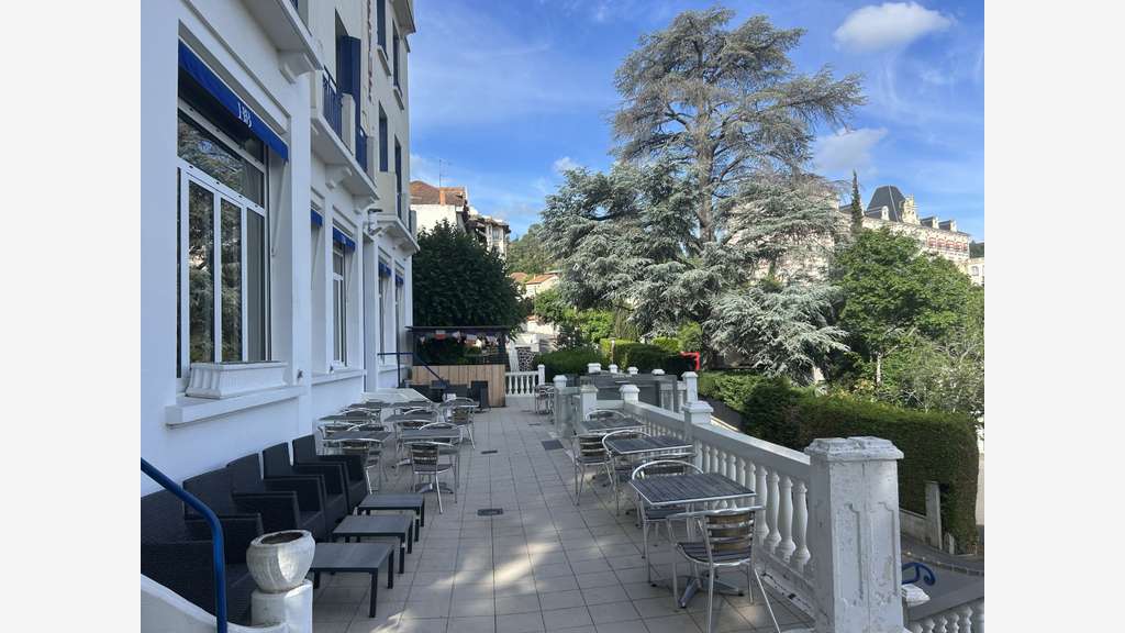 Vente hôtel 3 *** murs et fonds à Châtelguyon