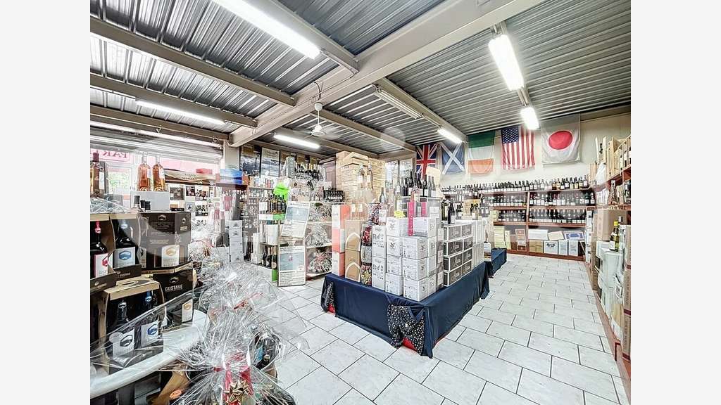 Vente FDC cave à vins et spiritueux 110m² Clermont