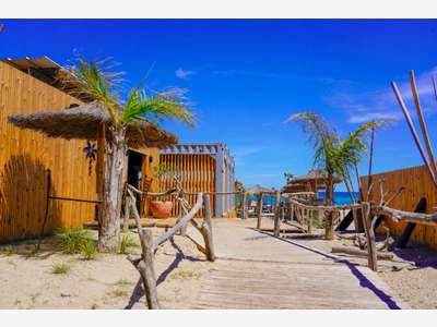 Vente club de plage face à la mer au Barcarès