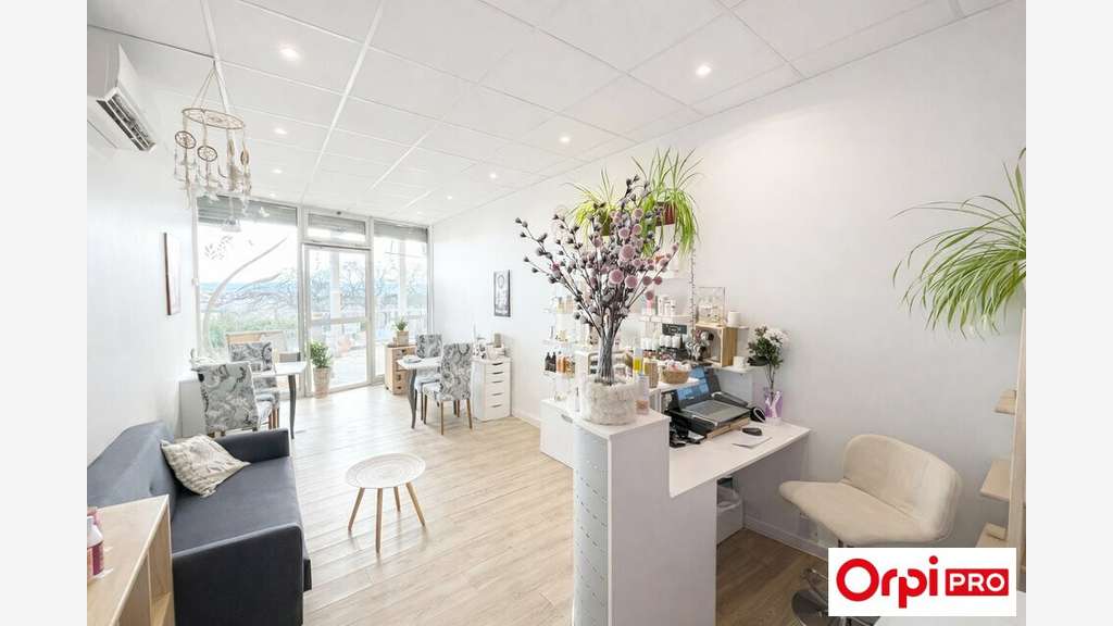 Vente institut de beauté au coeur de Cobras