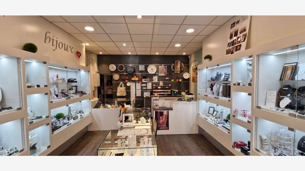 Vente FDC bijouterie horlogerie face gare à Modane