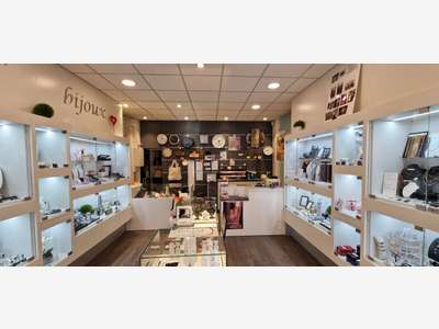 Vente FDC bijouterie horlogerie face gare à Modane