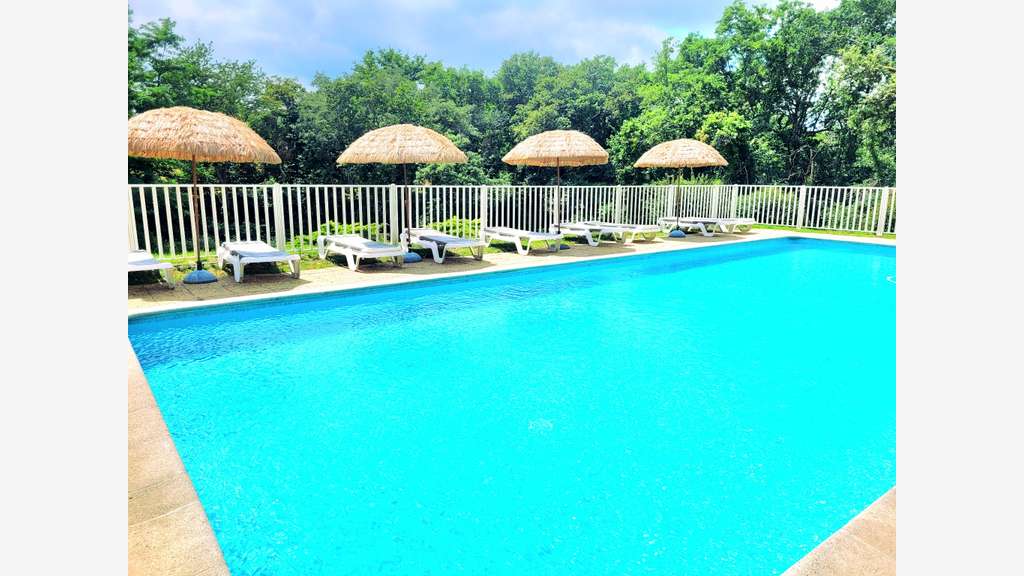 Vente domaine de 30 gites meubles tourismes